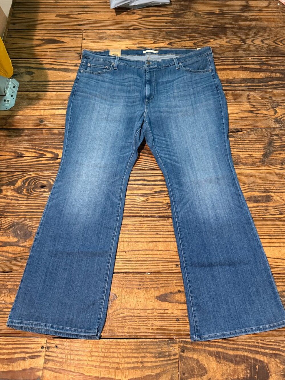 NEW Levis 726 High Rise Flare Jeans Medium Wash Denim Blue Women's W26 L30 NWT